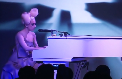 Lady Gaga - Speechless (Live at the VEVO Launch Event)
